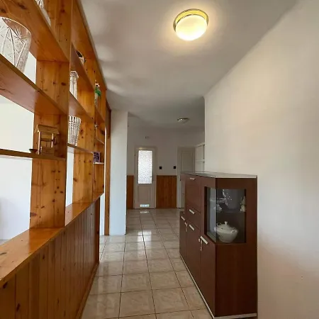 Kyra Apartman * Balatonboglár