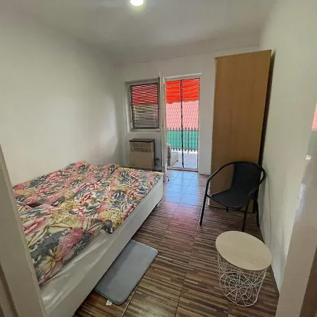 Appartamento Kyra Apartman *