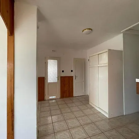 Appartamento Kyra Apartman Balatonboglár